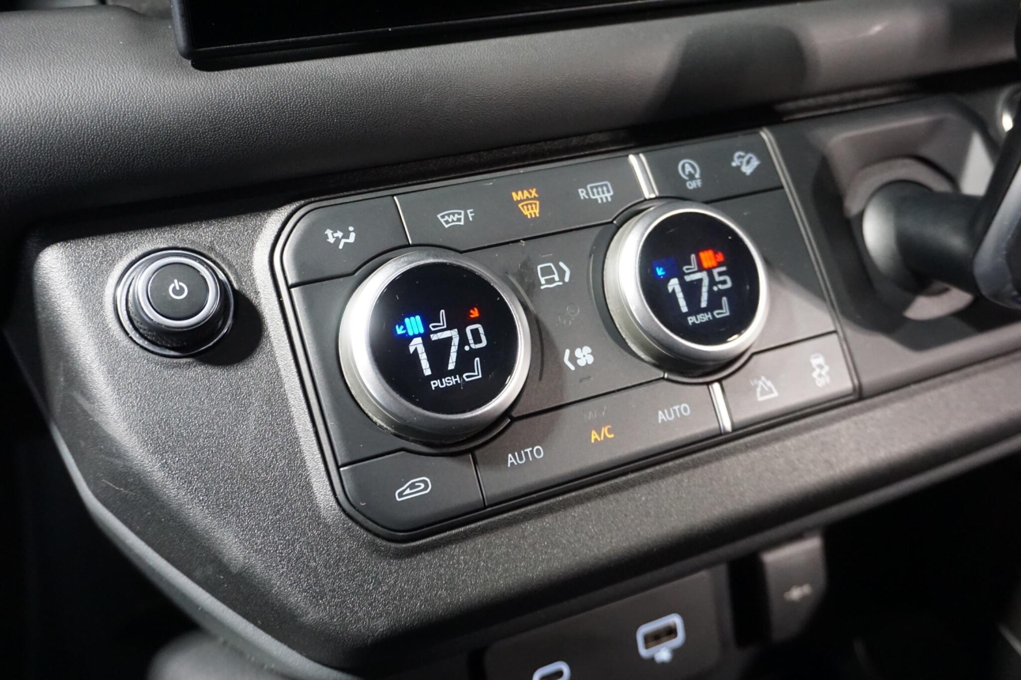 Land Rover Defender 90 3.0 D250 MHEV X-Dynamic HSE SUV 3dr Diesel Auto 4WD Euro 6 (s/s) (250 ps)